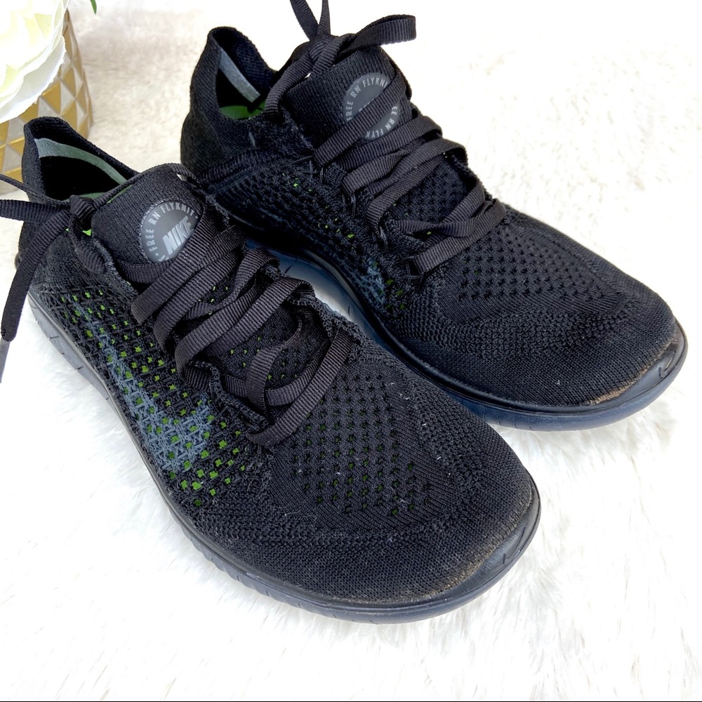 NIKE Free Flyknit Running Shoe run a little small